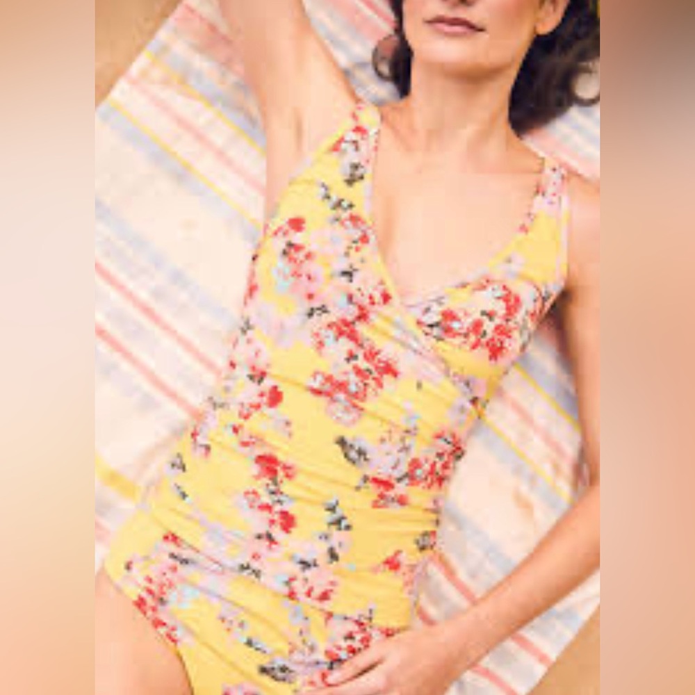 Joules Meredith Womens Yellow Floral Ruched Wrap One Piece Swimsuit Size 6